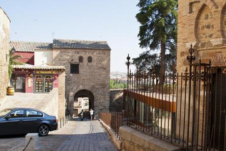 Puerta de Valmardón