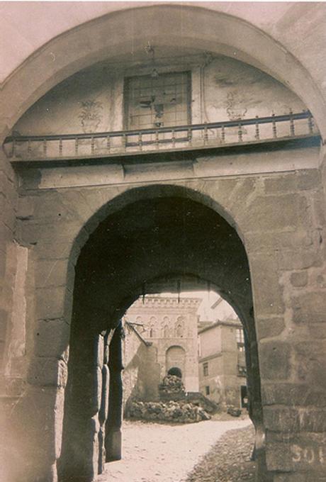 Puerta de Valmardón