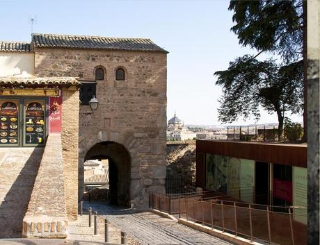 Puerta de Valmardón