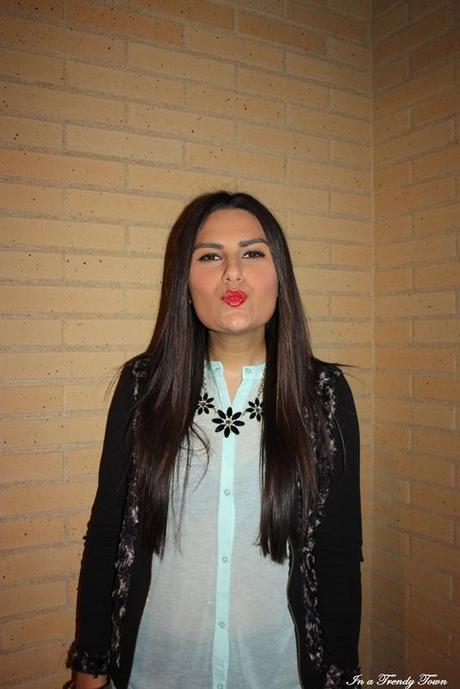 OUTFIT BLACK AND TURQUOISE 7