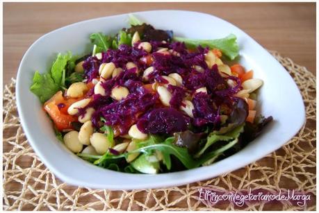 Ensalada con almendra y col lombarda