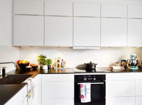 trucos mas espacio decoración Muebles ligeros para ganar espacio visual interiores espacios pequeños estilo y diseño nórdico estilo nórdico decoración de salones decoración de interiores cocinas blancas modernas blog decoracion interiores 