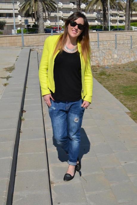 Look of the day: Yellow blazer