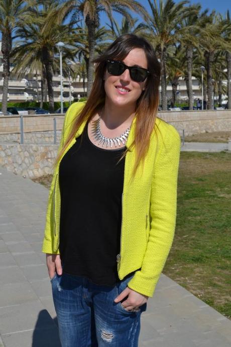 Look of the day: Yellow blazer