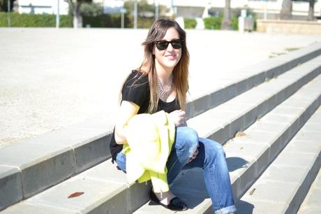 Look of the day: Yellow blazer