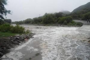 Vecinos reclaman la construcción de puentes