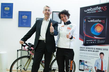 Incomedia patrocina una ciclista amateur que quiere entrar en el “Libro Guinness de los Récords” Incomedia patrocina una ciclista amateur que quiere entrar en el “Libro Guinness de los Récords”