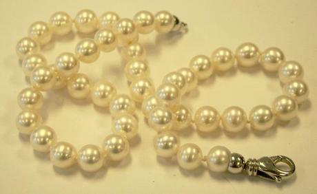 Reseña · Las perlas de la novia