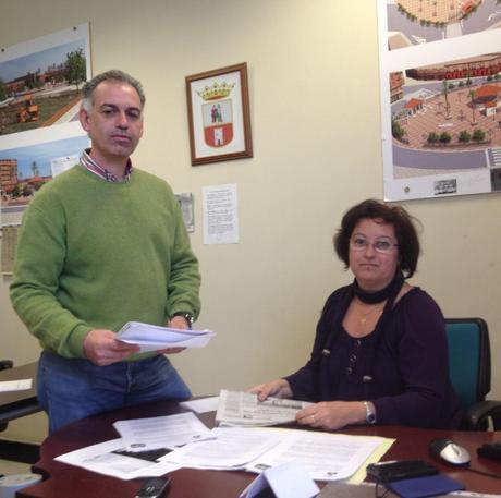 Mª Carmen Espada y el concejal Luis Gómez Mª Carmen Espada y el concejal Luis Gómez