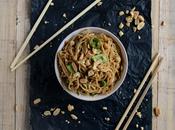 Noodles salsa cacahuete picante