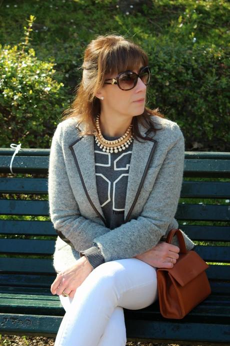 MIS LOOKS - GRIS Y BLANCO