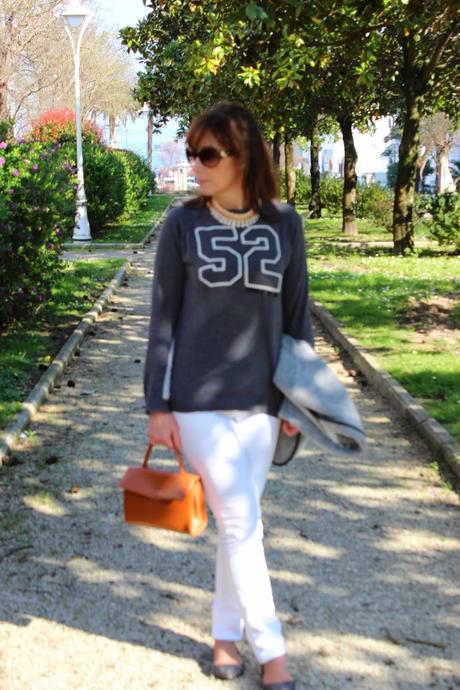 MIS LOOKS - GRIS Y BLANCO