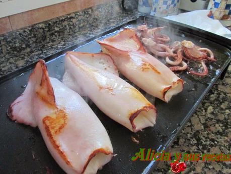 CALAMARES A LA PLANCHA AL AJO PEREJIL