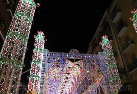 Iluminación, música y color para una Valencia en Fallas 2014