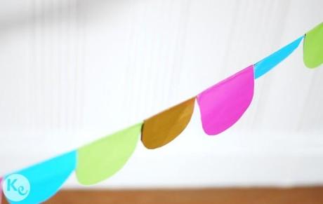 DIY. Scalop spring garland