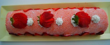 Brazo Gitano de Nata y Fresas (Gateau Roule) Brazo Gitano de Nata y Fresas (Gateau Roule)