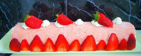 Brazo Gitano de Nata y Fresas (Gateau Roule) Brazo Gitano de Nata y Fresas (Gateau Roule)