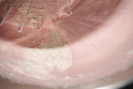 Brazo Gitano de Nata y Fresas (Gateau Roule)