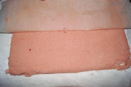 Brazo Gitano de Nata y Fresas (Gateau Roule) Brazo Gitano de Nata y Fresas (Gateau Roule)