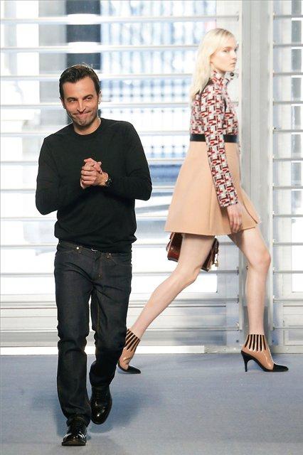 Nicolas Ghesquière debuta como director creativo de Louis Vuitton 2