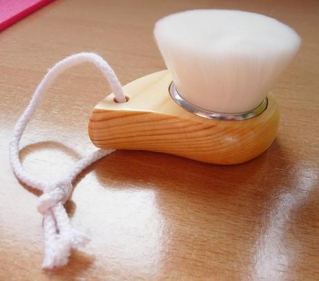 II pedido Buy in coins: muestrario de uñas, pinceles retráctiles para labios, brocha imitación F80 de Sigma, brocha abanico, organizador de labiales y espejito de dentista