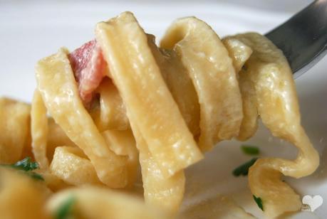 Cómo hacer Pasta fresca: Tallarines con salsa de nata y bacon Cómo hacer Pasta fresca: Tallarines con salsa de nata y bacon