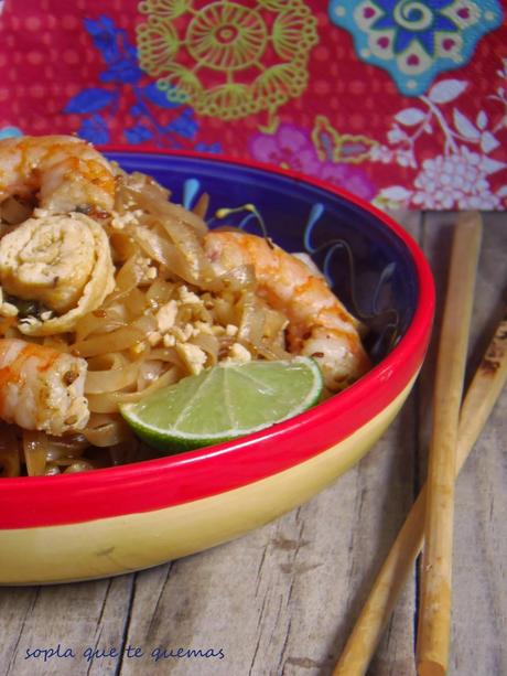 PAD THAI