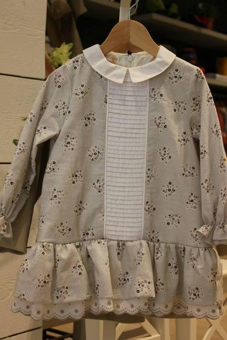 ABRIGOS Y GABARDINAS VERANO Y POR QUÉ SON GALLEGAS??? POR QUÉ?