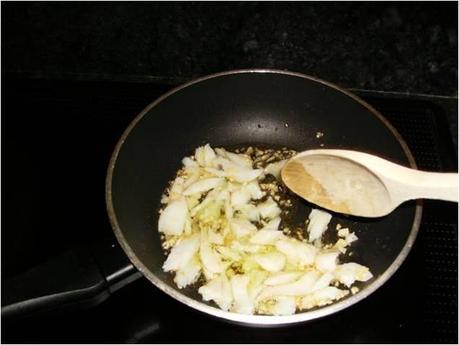 BRANDADA  DE  BACALAO CON CROCANTE DE PAN Y ACEITE DE OLIVAS NEGRAS