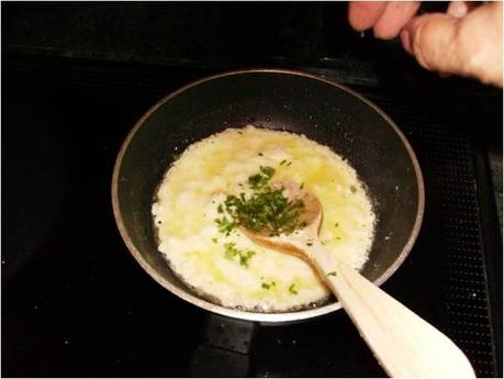 BRANDADA  DE  BACALAO CON CROCANTE DE PAN Y ACEITE DE OLIVAS NEGRAS