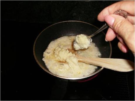 BRANDADA  DE  BACALAO CON CROCANTE DE PAN Y ACEITE DE OLIVAS NEGRAS