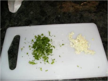 BRANDADA  DE  BACALAO CON CROCANTE DE PAN Y ACEITE DE OLIVAS NEGRAS