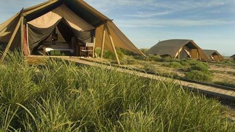 Hotel de Tienda en la Costa