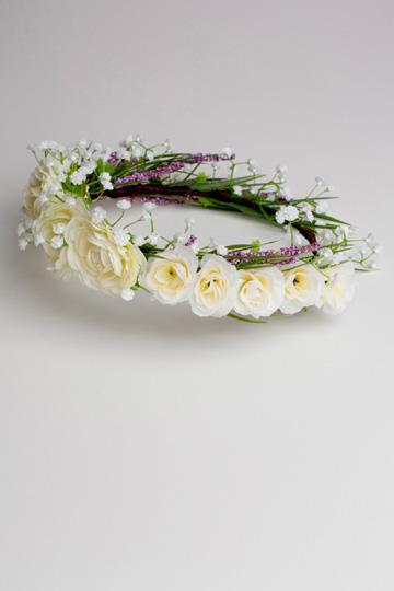 Nuestra novia ideal…con una corona de flores Nuestra novia ideal…con una corona de flores