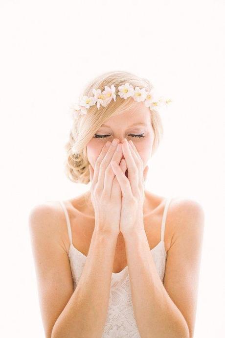 Nuestra novia ideal…con una corona de flores Nuestra novia ideal…con una corona de flores