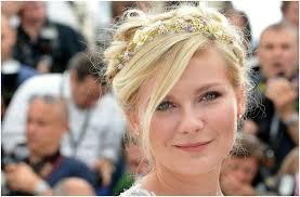 Nuestra novia ideal…con una corona de flores Nuestra novia ideal…con una corona de flores