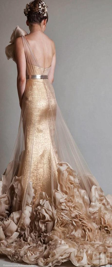 WE LOVE IT!: un maravilloso vestido de novia color caramelo