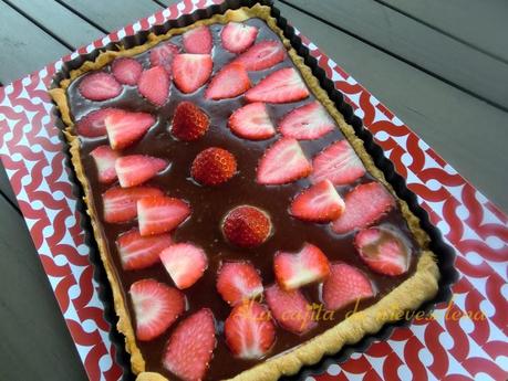 Tarta de chocolate y fresas súper rápida