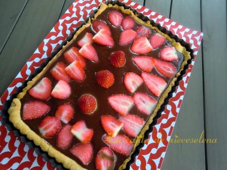 Tarta de chocolate y fresas súper rápida