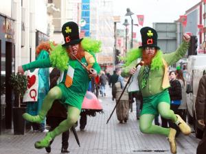 foto de http://www.avantidestinations.com/EVWeb/landing/gathering_stpatricks.htm