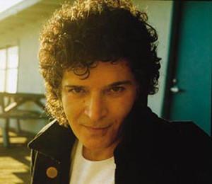 El vocalista Gino Vannelli