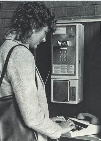 Convierte una vieja máquina de teletipos para sordos en un sistema retro con una Raspberry Pi