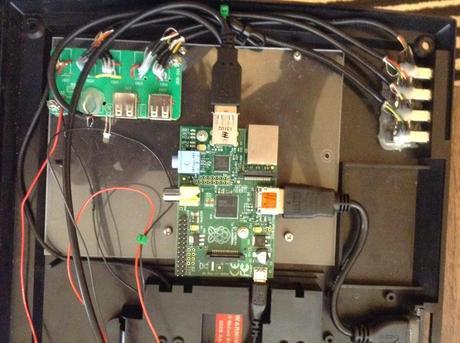 Convierte una vieja máquina de teletipos para sordos en un sistema retro con una Raspberry Pi