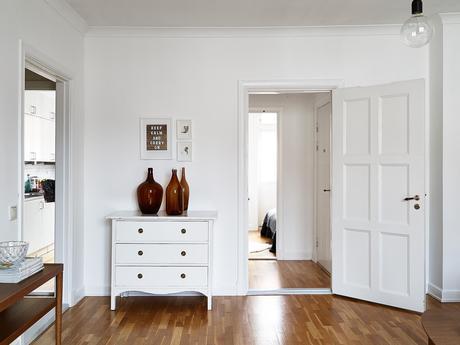 Una vivienda cotidiana. Decoracion sencilla a base de detalles