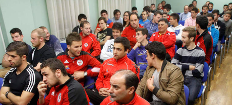 Los árbitros de León juegan con fuego al pito, no pito... y al final pitarán