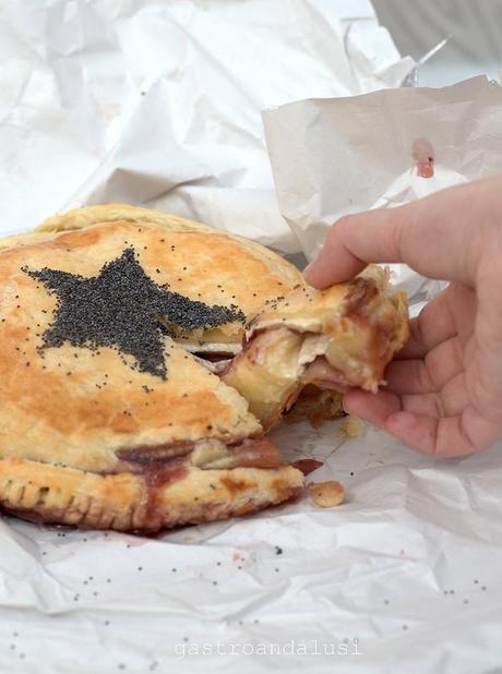 Hojaldre relleno de Camembert queso camembert en hojaldre