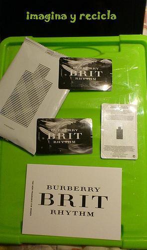 muestra burberry brit rhythm