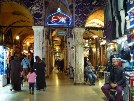 De compras en el Gran Bazar de Estambul