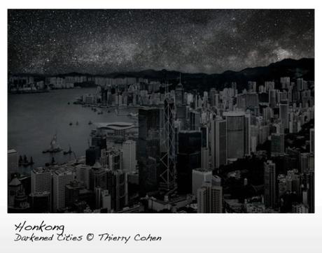Hong Kong, interpretado por Thierry Cohen en la serie fotográfica Darkened Cities.