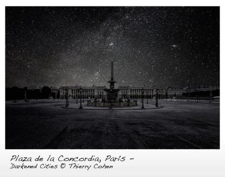 Plaza de la Concordia, París, interpretado por Thierry Cohen en la serie fotográfica Darkened Cities.